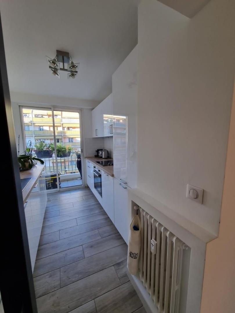 Appartamento Magnifique T3, Spacieux, Lumineux Et Traversant